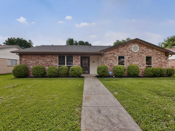 949 Meadowdale Cir, Garland, TX 75043