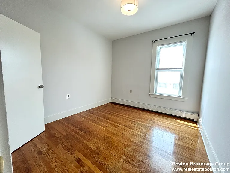 96 E Cottage St #2 — Photo 5