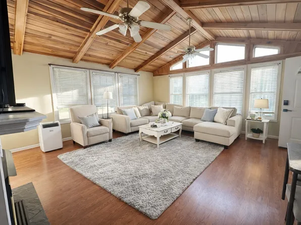 1112 Porter Rd, Pendleton, SC 29670