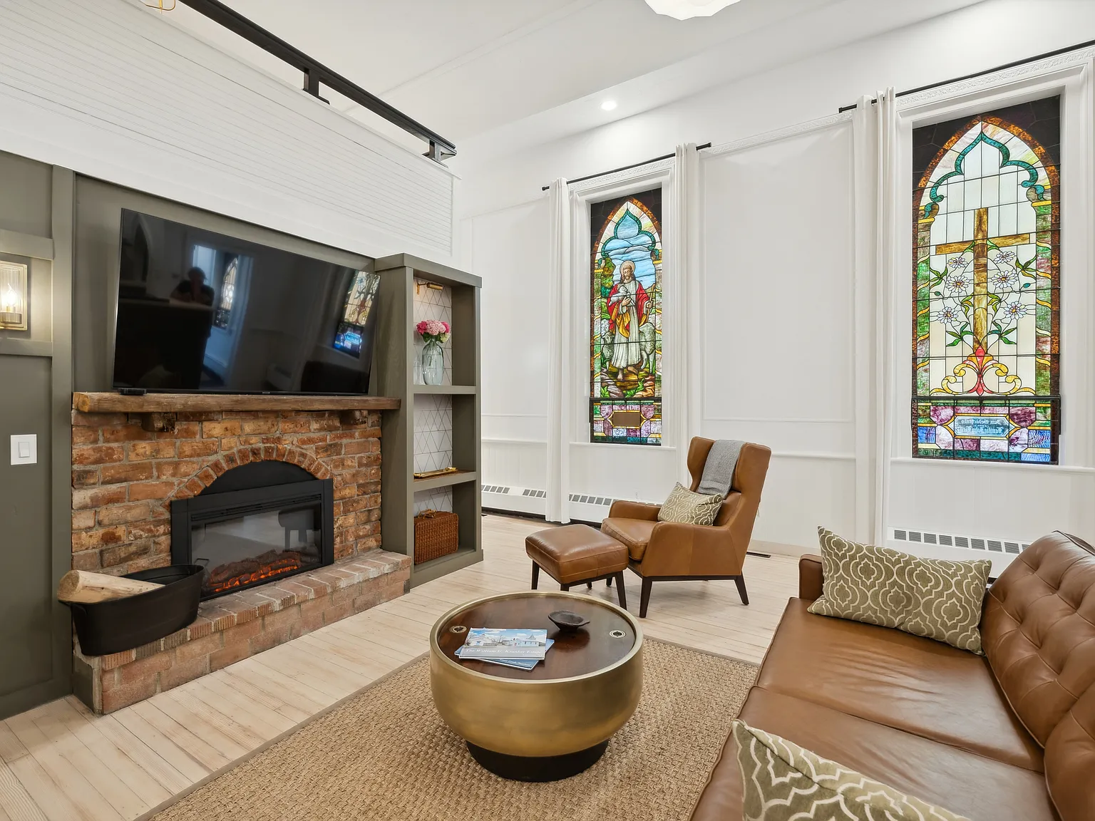 Completely Renovated One Of A Kind Historic Building — Photo 3