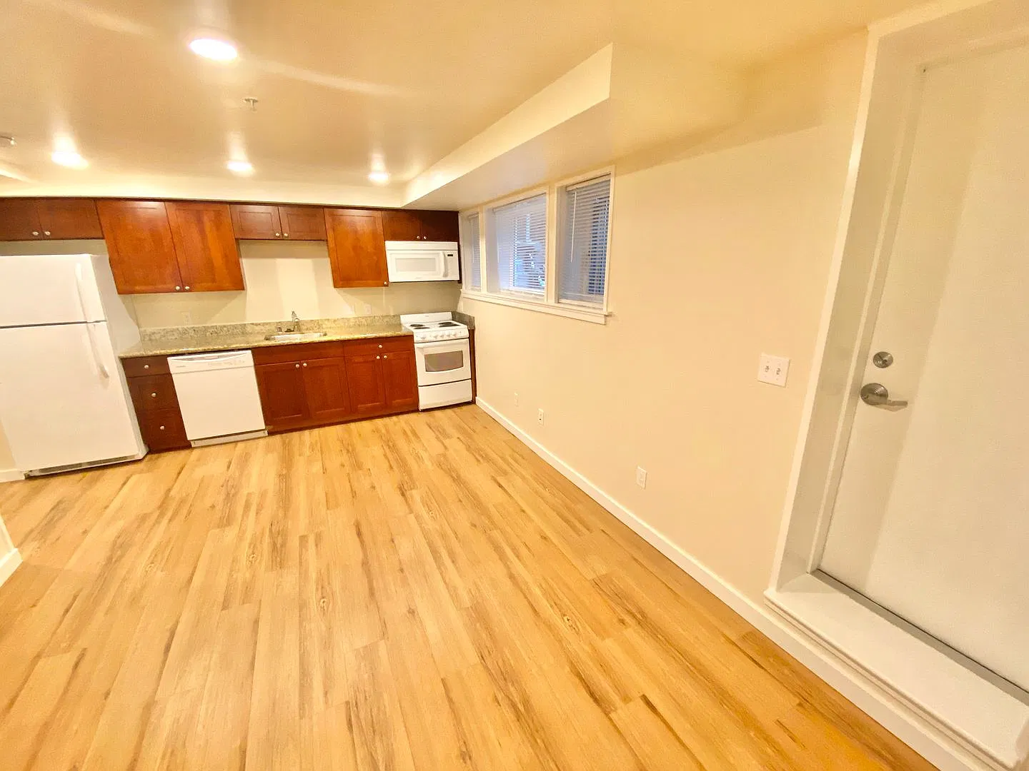Austin Apartments — Photo 4