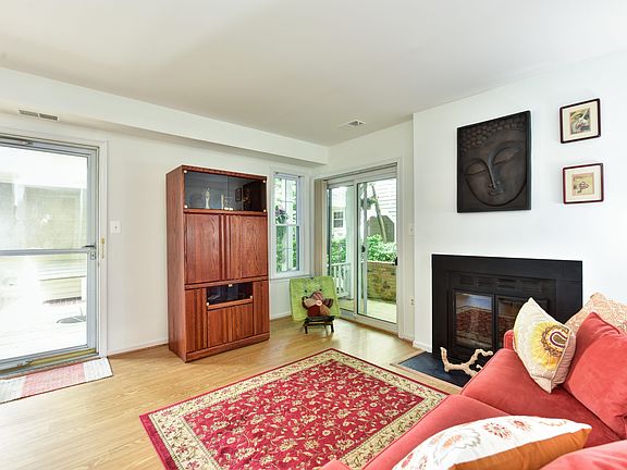 3rd image of 2809A S Woodrow St #1