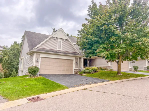 8141 Timber Trl, White Lake, MI 48386