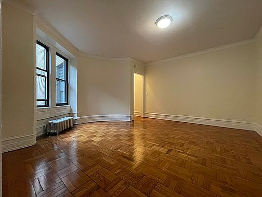 1st image of 55 W 55th St #5DD