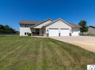 436 Valley View Dr, Courtland, MN 56021