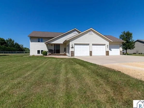 436 Valley View Dr, Courtland, MN 56021