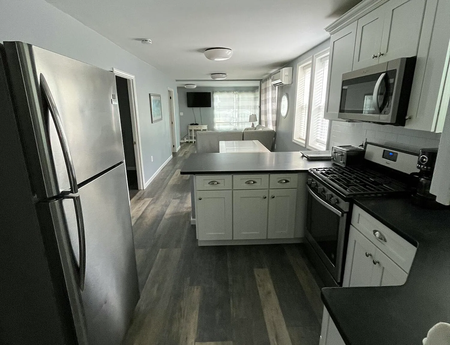 3 bed, $2,100 — Photo 1