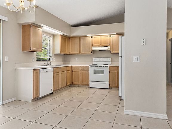 5th image of 1344 Bladon Ave