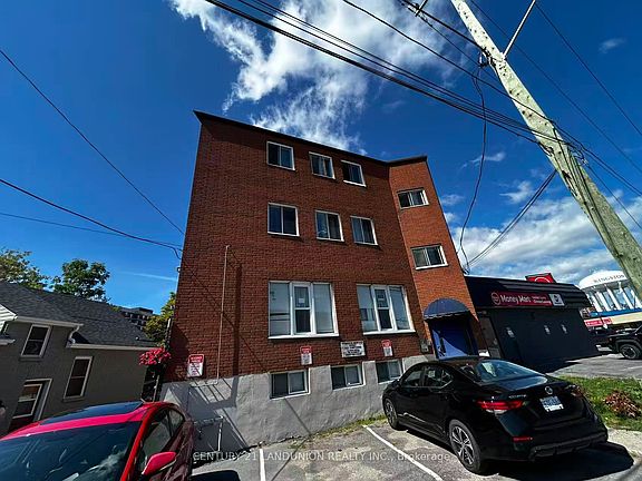 3rd image of 442 Macdonnell St