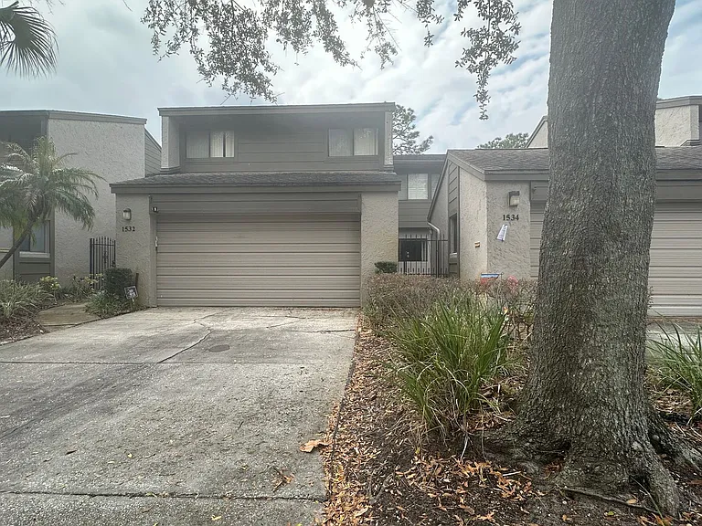1532 N Carolwood Blvd — Photo 57