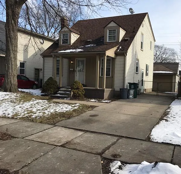 1106 Grove Ave — Photo 2