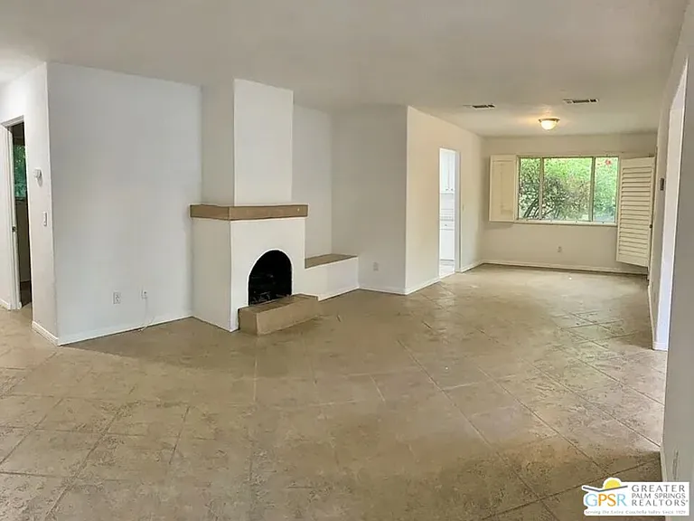 123 W San Carlos Rd — Photo 5