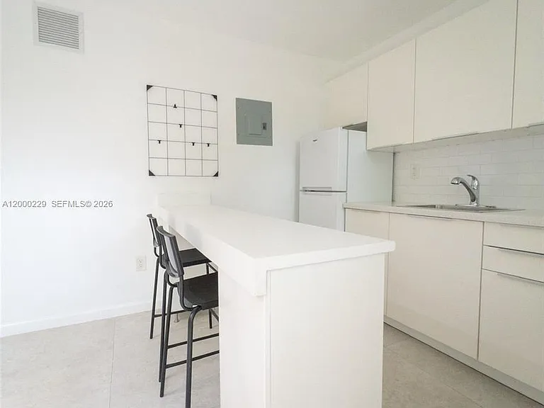 3676 Oak Ave #7 — Photo 4