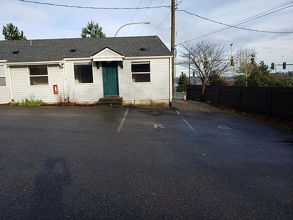 4th image of 12437 Tukwila International Blvd APT 9
