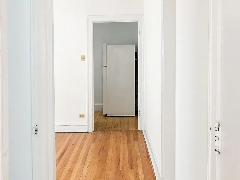 1478 W Byron St — Photo 17