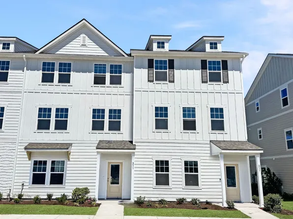 233 Pelican Flight Loop, Wilmington, NC 28412