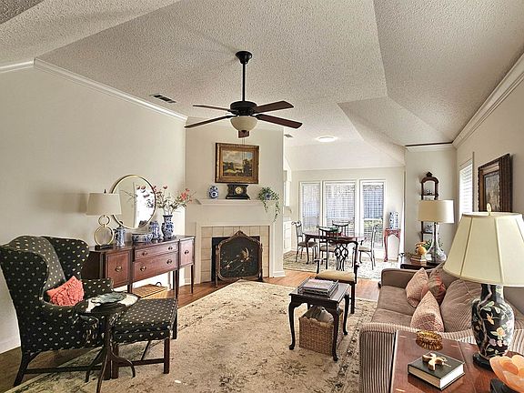 3rd image of 5544 Pine Oak Ln