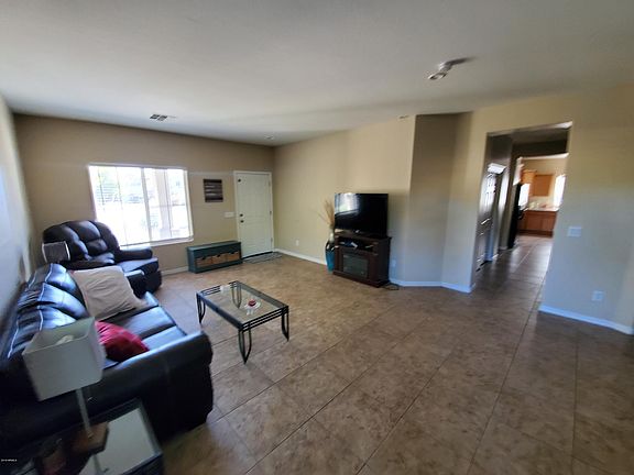3rd image of 2685 N Smithsonian Ct