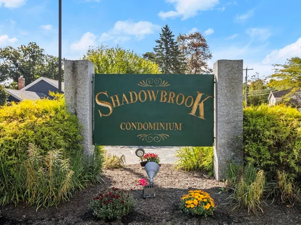 15 Shadowbrook Ln APT 28, Milford, MA 01757