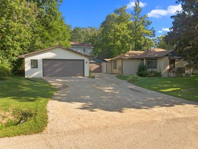 W3828 Locust DRIVE, Lake Geneva, WI, 53147