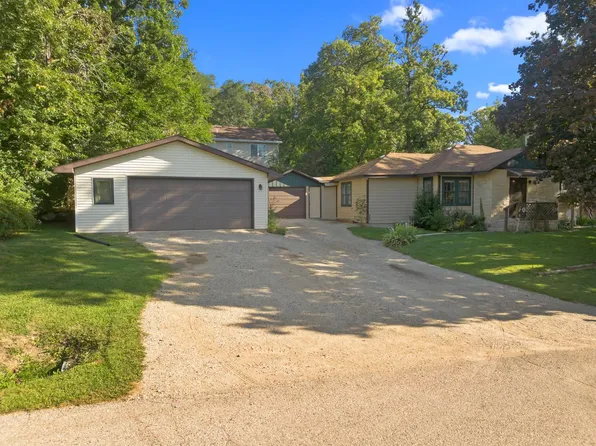 W3828 Locust DRIVE, Lake Geneva, WI 53147