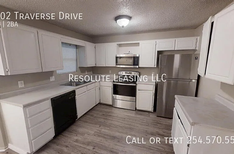 2302 Traverse Dr — Photo 5