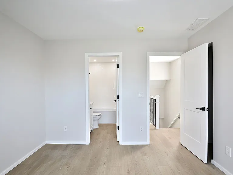 108 Hawkes Ave — Photo 20