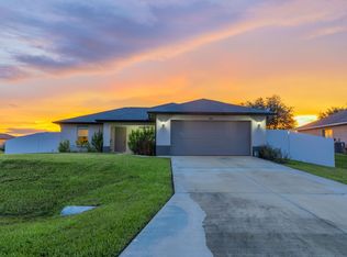 3024 NE 2nd Pl, Cape Coral, FL 33909