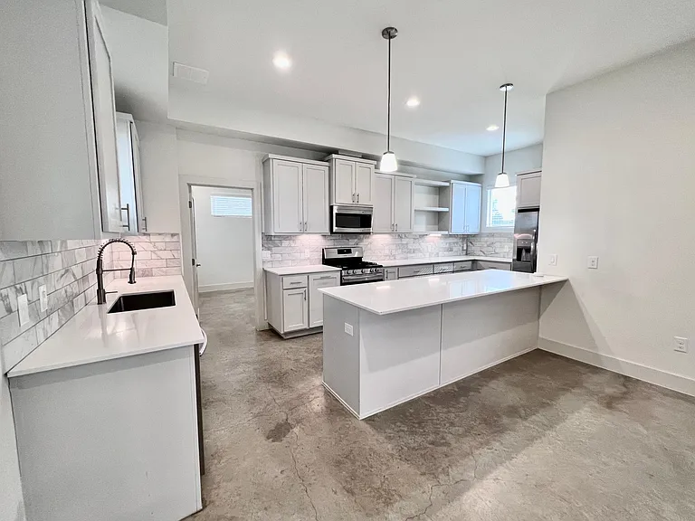 6913 Meador Ave #A — Photo 3