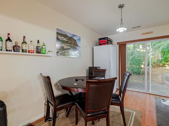 5th image of 2386 King Arthurs Ct