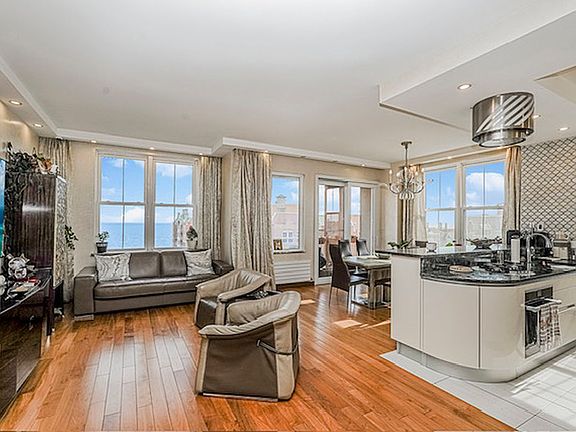 5th image of 65 Oceana Dr E APT 9B