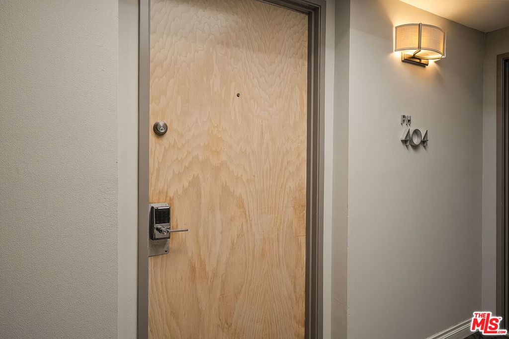 1617 S Beverly Glen Blvd APT 404, Los Angeles, CA - View 4