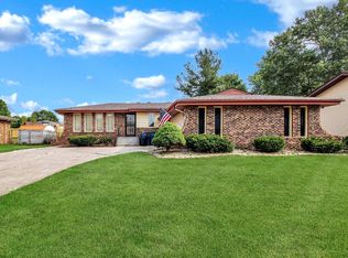 641 Cottonwood Dr, Dyer, IN 46311