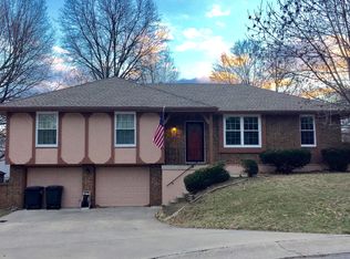 1204 SW Black Hawk St, Blue Springs, MO 64015