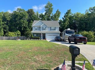 303 Exmoor Dr, Jacksonville, NC 28540