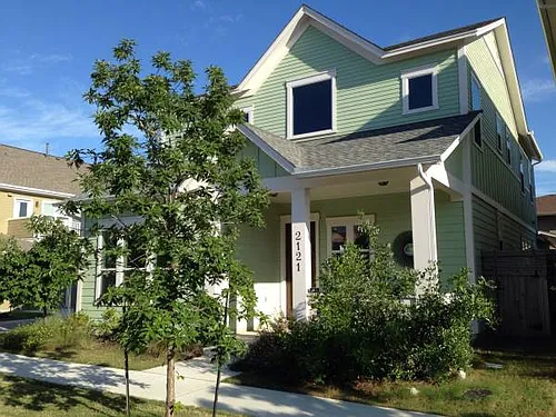 2121 McBee St Photo 1