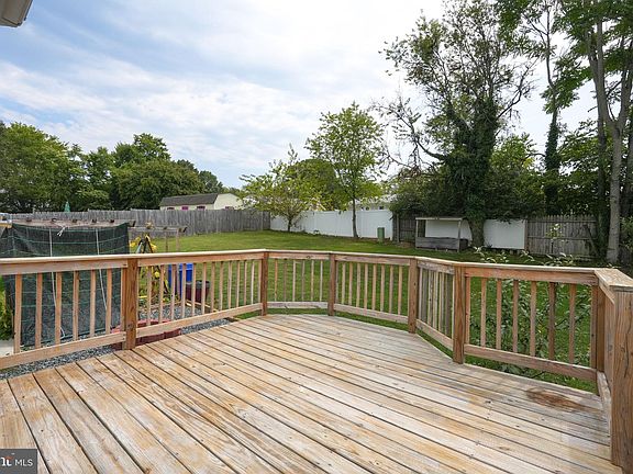 4th image of 316 Edwards Dr