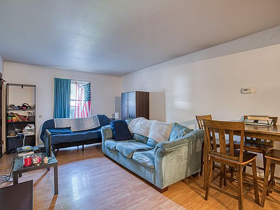 3rd image of 625 Village Ln