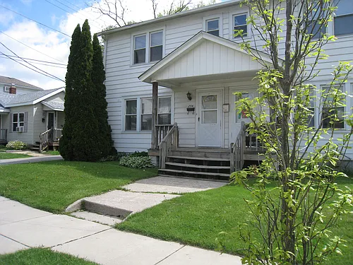204 Napoleon St Photo 1