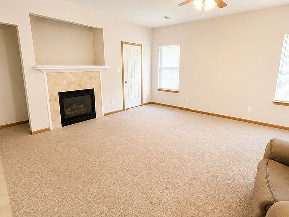 5th image of 4006 Meadow View Dr
