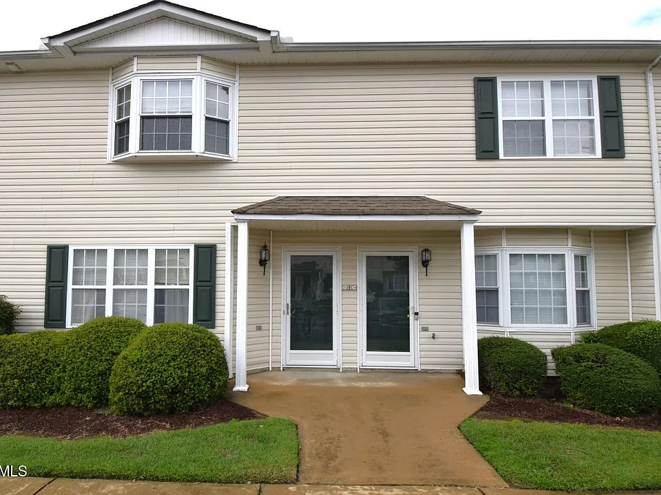 2325 Vineyard Dr #C3