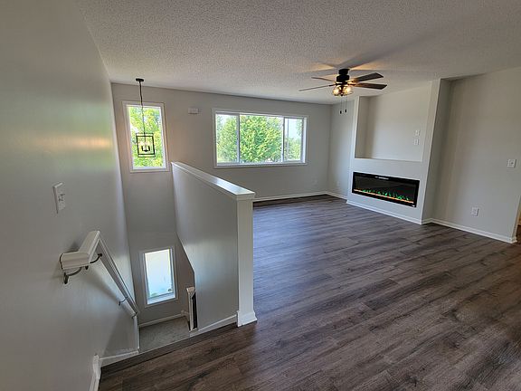 5th image of 6984 91st St NE #1