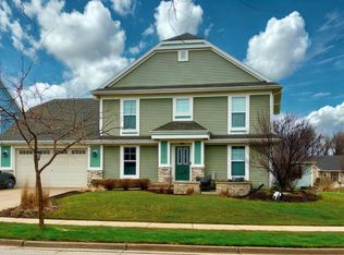 3272 E Koenig Ave, St Francis, WI 53235
