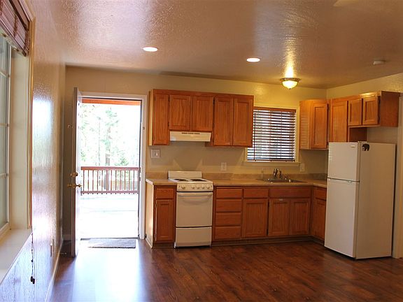 3rd image of 7090 W Lake Blvd #10