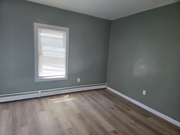 5th image of 164 Grove St APT 1S