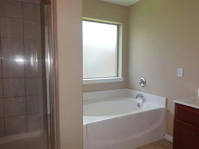 28606 Lockeridge Farms Dr — Photo 14