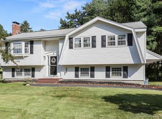 18 Olde Berry Rd, Andover, MA 01810