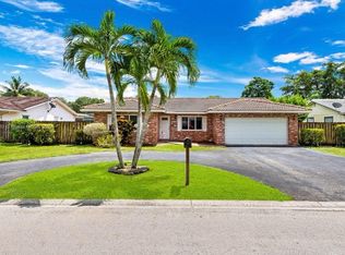 11546 NW 41st St, Coral Springs, FL 33065