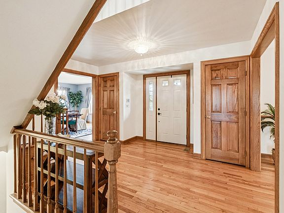 4th image of 54 Gentry Dr