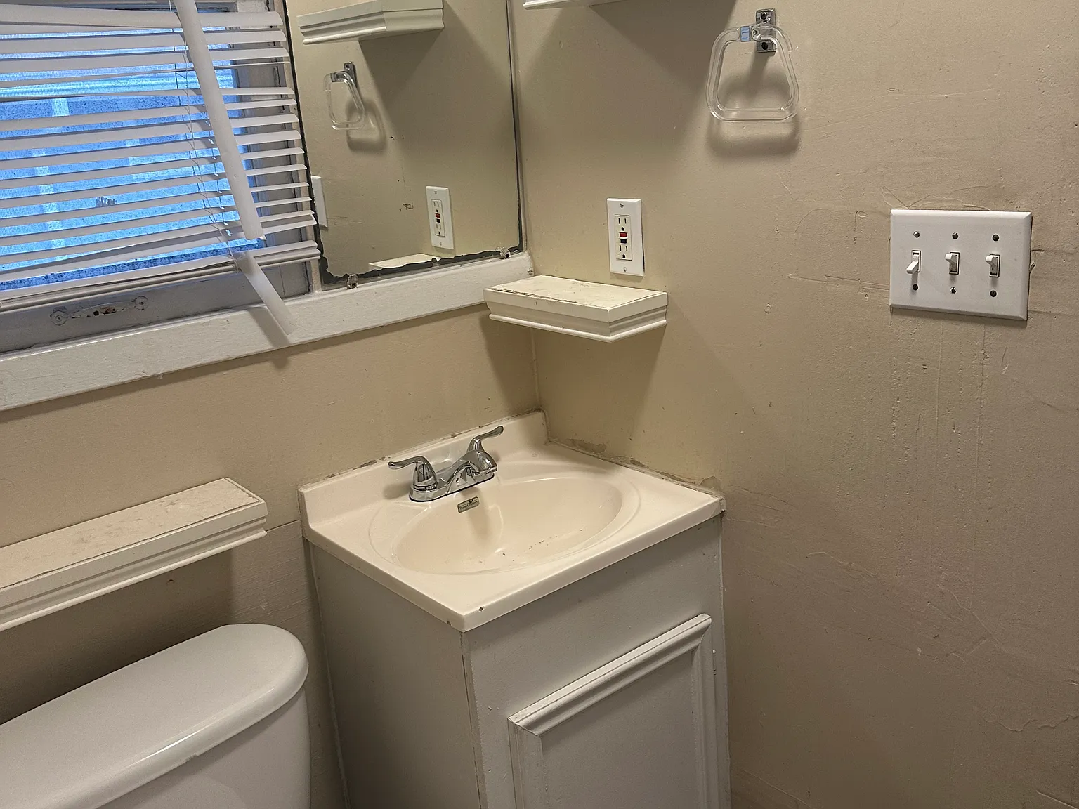 5108 Bayard Ln — Photo 3